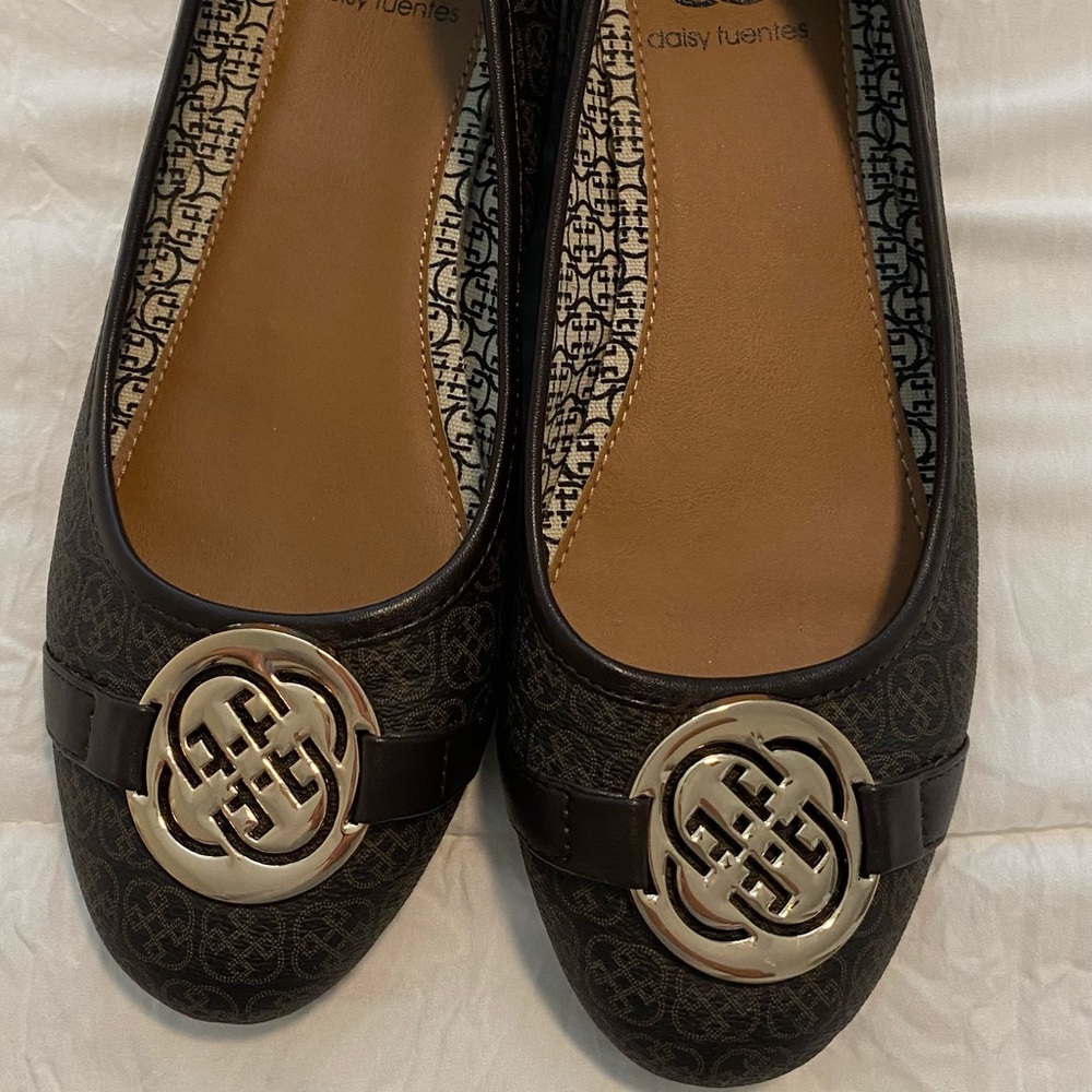 Size 9 Daisy Fuentes Ballet Flats